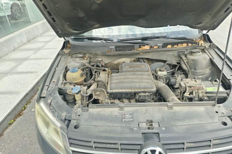 Used Volkswagen Lavida 2013 Restyled Classic 1.6L Manual Comfort Edition Engine Bay Right