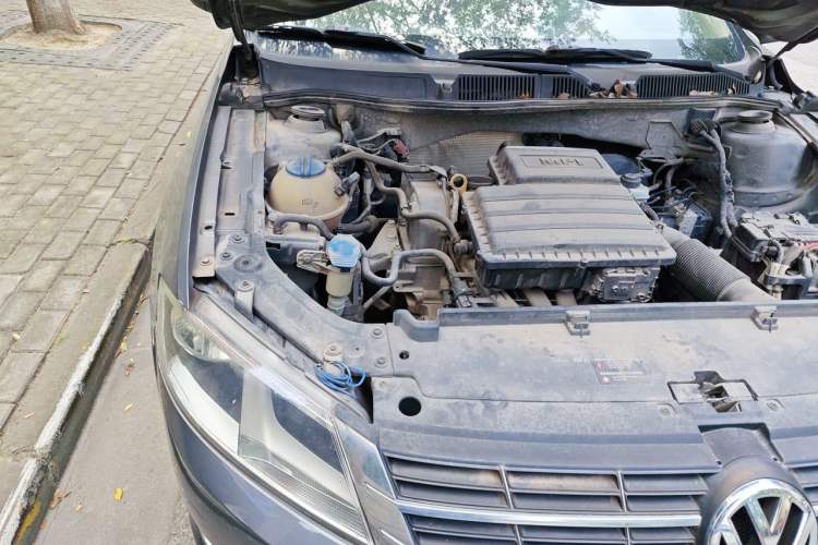 Used Volkswagen Lavida 2013 Restyled Classic 1.6L Manual Comfort Edition Engine Bay Right