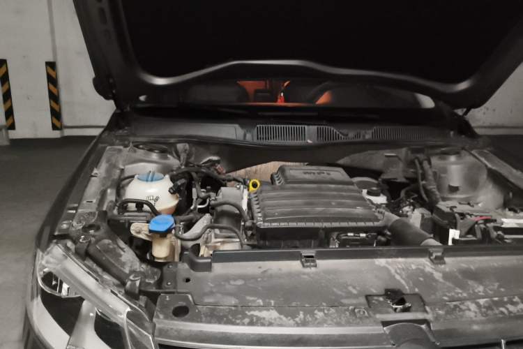 Used Volkswagen Lavida 2013 Restyled Classic 1.6L Automatic Comfort Edition Engine Bay Right