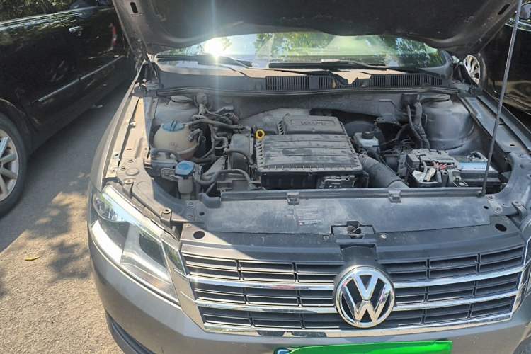 Used Volkswagen Lavida 2013 Revised Classic 1.6L Automatic Fashion Edition Engine Bay Right