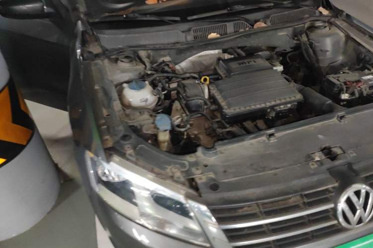 Used Volkswagen Lavida 2013 Revised Classic 1.6L Automatic Fashion Edition Engine Bay Right