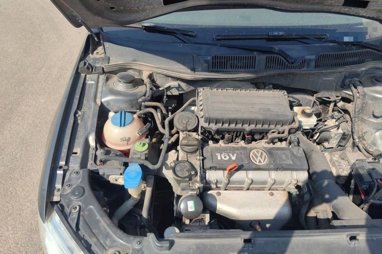 Used Volkswagen Lavida 2013 1.6L Automatic Comfort Edition Engine Bay Right
