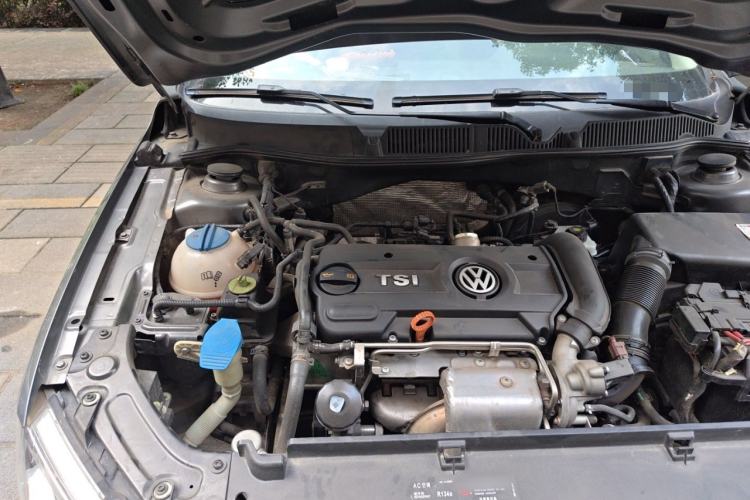 Used Volkswagen Lavida 2013 1.4TSI DSG Comfort Edition Engine Bay Right