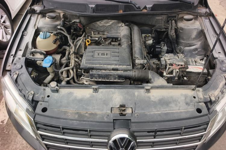 Used Volkswagen Lavida 2013 Revised Version 1.4 TSI DSG Comfort Edition Engine Bay