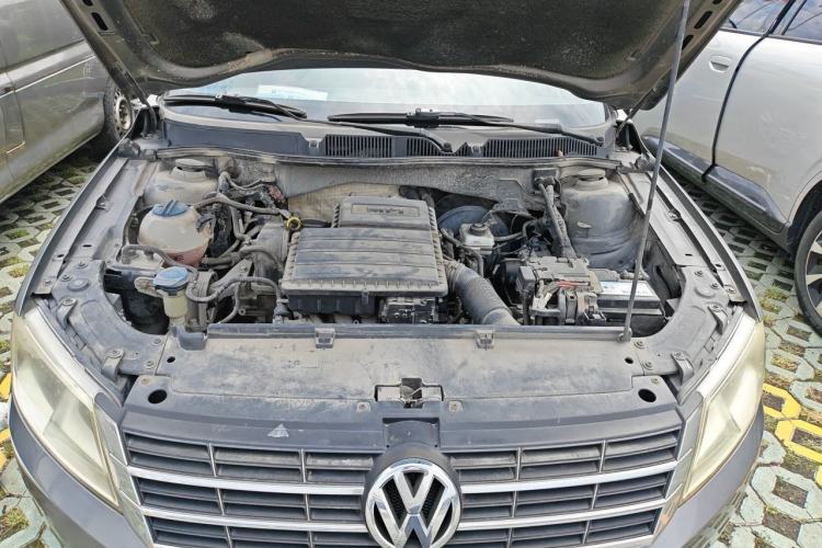 Used Volkswagen Lavida 2013 1.6L Manual Comfort Edition Engine Bay