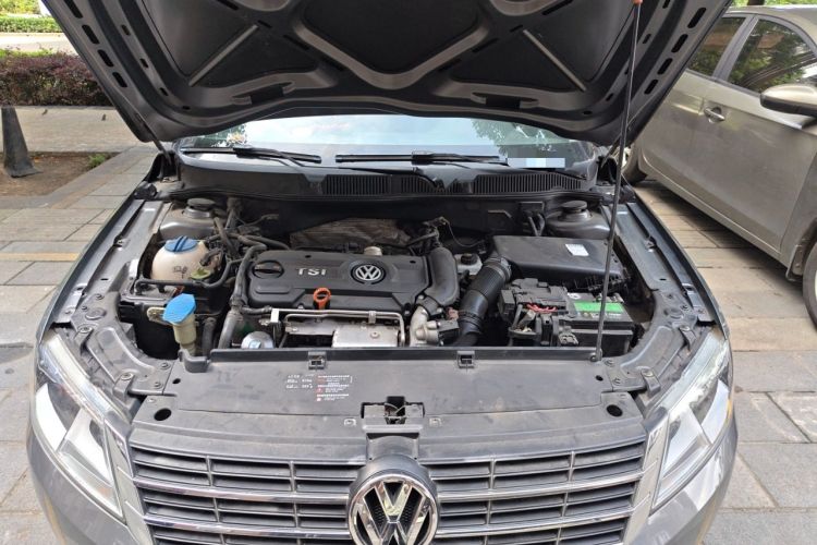 Used Volkswagen Lavida 2013 1.4TSI DSG Comfort Edition Engine Bay
