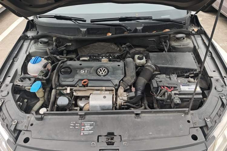 Used Volkswagen Lavida 2013 1.4TSI DSG Comfort Edition Engine Bay