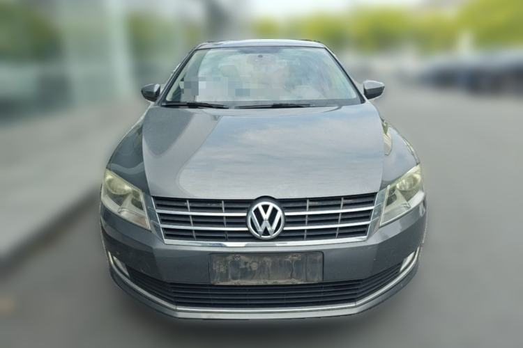 Used Volkswagen Lavida 2013 Restyled Classic 1.6L Manual Comfort Edition Front