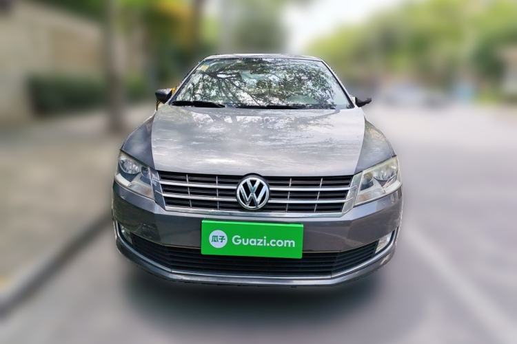 Used Volkswagen Lavida 2013 Restyled Classic 1.6L Manual Comfort Edition Front