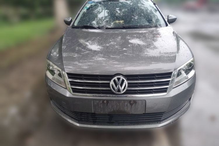 Used Volkswagen Lavida 2013 Revised Classic 1.6L Manual Fashion Edition Front