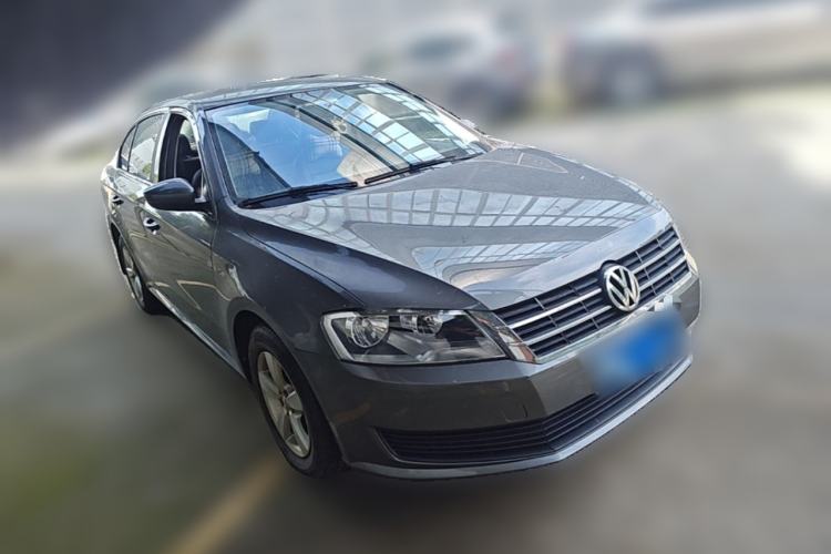 Used Volkswagen Lavida 2013 Revised Classic 1.6L Automatic Fashion Edition Front Right 45 Deg