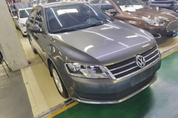 Used Volkswagen Lavida 2013 Revised Classic 1.6L Automatic Fashion Edition Front Right 45 Deg