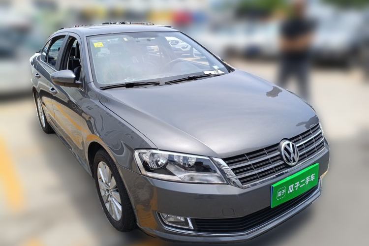 Used Volkswagen Lavida 2013 Restyled Classic 1.6L Manual Comfort Edition Front Right 45 Deg