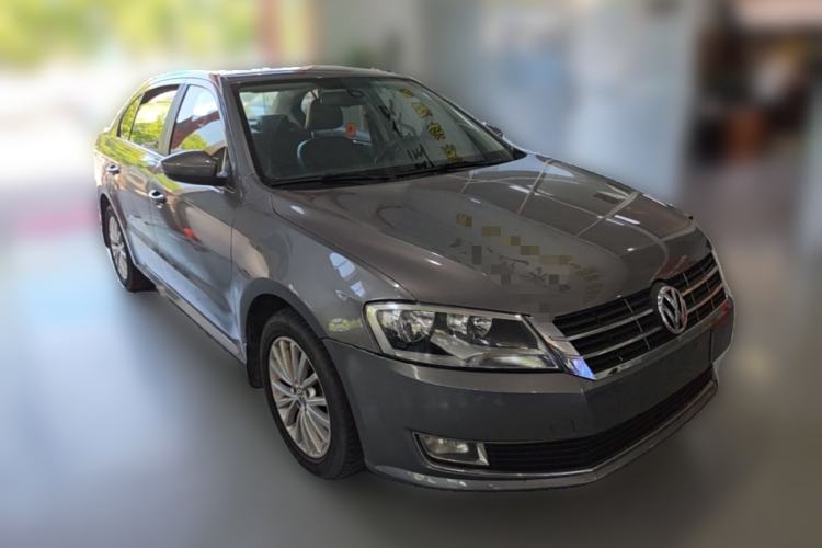 Used Volkswagen Lavida 2013 Revised Version 1.4 TSI DSG Luxury Edition Front Right 45 Deg