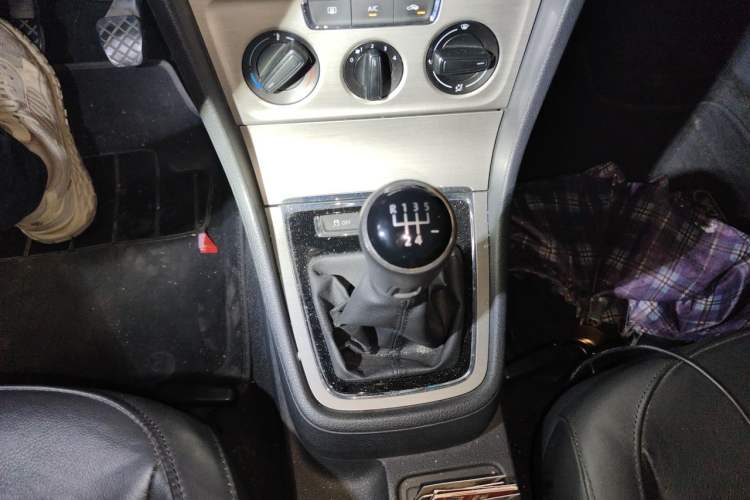 Used Volkswagen Lavida 2013 Restyled Classic 1.6L Manual Comfort Edition Gear Lever