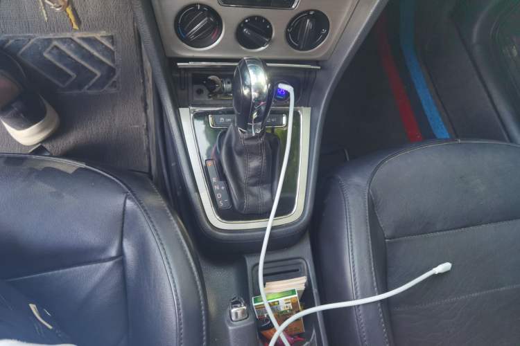 Used Volkswagen Lavida 2013 Restyled Classic 1.6L Automatic Comfort Edition Gear Lever