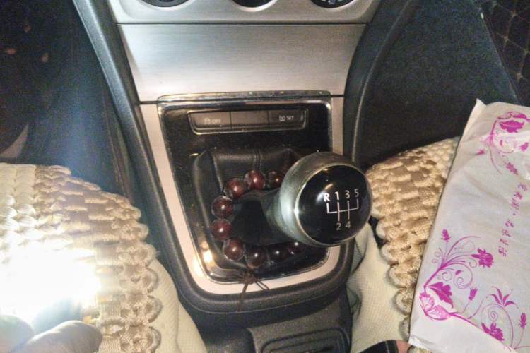 Used Volkswagen Lavida 2013 1.6L Manual Comfort Edition Gear Lever