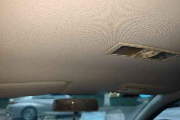 Used Volkswagen Lavida 2013 Revised Classic 1.6L Manual Fashion Edition Headliner