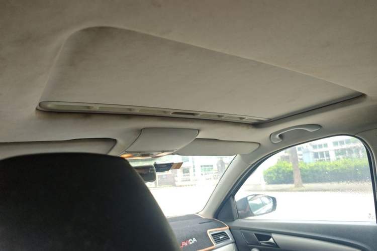 Used Volkswagen Lavida 2013 Restyled Classic 1.6L Manual Comfort Edition Headliner