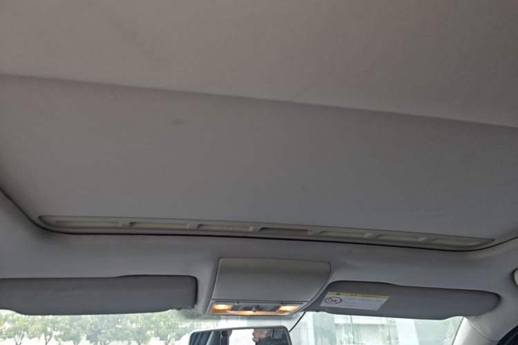 Used Volkswagen Lavida 2013 Restyled Classic 1.6L Manual Comfort Edition Headliner
