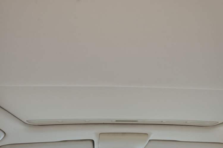 Used Volkswagen Lavida 2013 Revised Version 1.6L Automatic Luxury Edition Headliner
