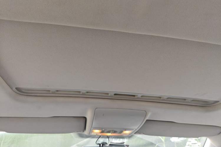 Used Volkswagen Lavida 2013 1.6L Manual Comfort Edition Headliner