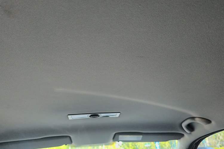 Used Volkswagen Lavida 2013 Revised Classic 1.6L Automatic Fashion Edition Headliner