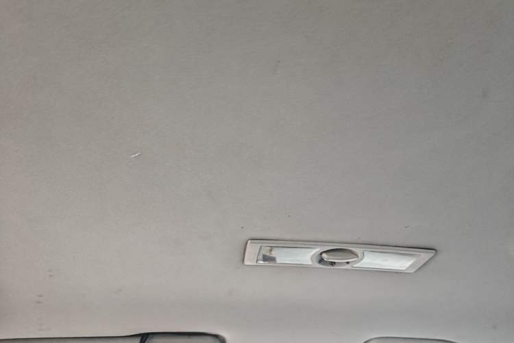 Used Volkswagen Lavida 2013 Revised Classic 1.6L Automatic Fashion Edition Headliner