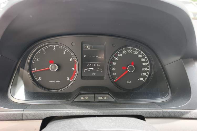 Used Volkswagen Lavida 2013 Revised Classic 1.6L Manual Fashion Edition Instrument Cluster