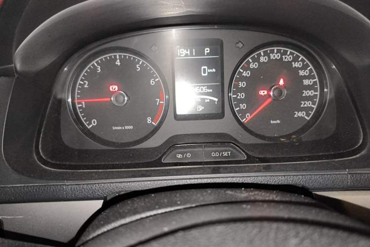 Used Volkswagen Lavida 2013 Revised Classic 1.6L Automatic Fashion Edition Instrument Cluster