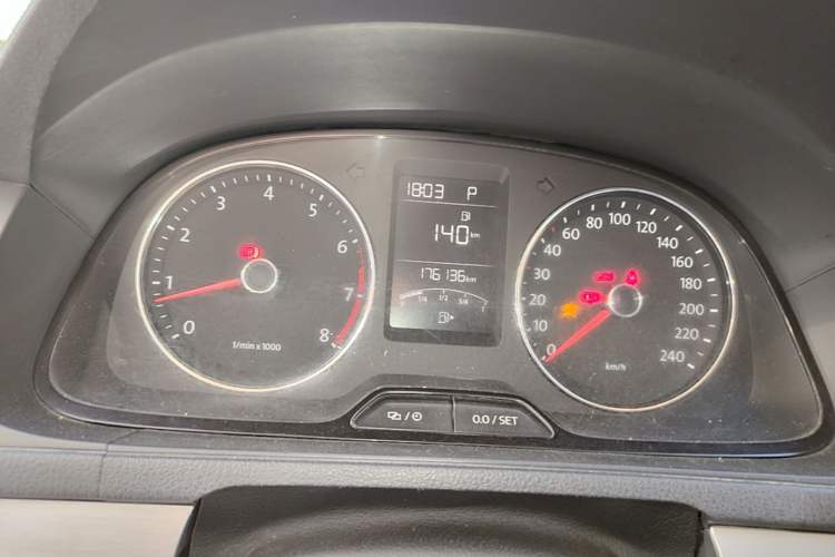 Used Volkswagen Lavida 2013 Revised Version 1.4 TSI DSG Comfort Edition Instrument Cluster