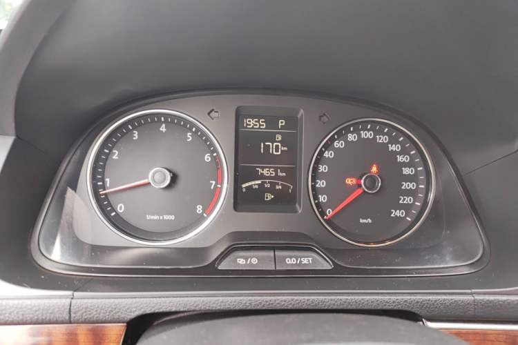 Used Volkswagen Lavida 2013 Restyled Classic 1.6L Automatic Comfort Edition Instrument Cluster
