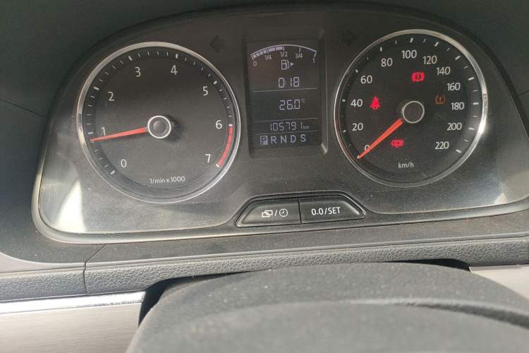 Used Volkswagen Lavida 2013 Revised Version 1.6L Automatic Luxury Edition Instrument Cluster