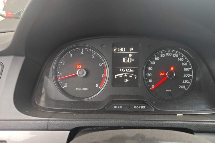 Used Volkswagen Lavida 2013 Revised Classic 1.6L Automatic Fashion Edition Instrument Cluster