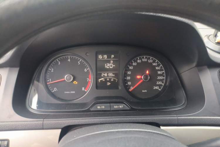 Used Volkswagen Lavida 2013 Revised Classic 1.6L Automatic Fashion Edition Instrument Cluster