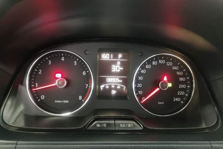 Used Volkswagen Lavida 2013 Restyled Classic 1.6L Automatic Comfort Edition Instrument Cluster