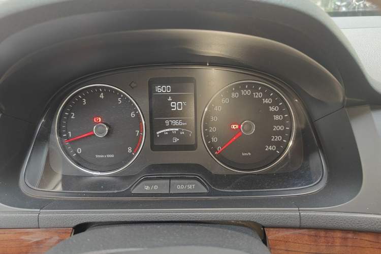Used Volkswagen Lavida 2013 Restyled Classic 1.6L Manual Comfort Edition Instrument Cluster