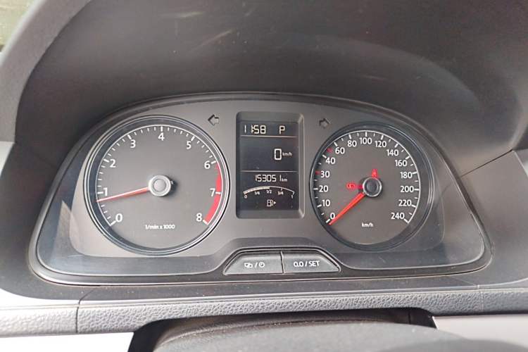 Used Volkswagen Lavida 2013 Revised Classic 1.6L Automatic Fashion Edition Instrument Cluster