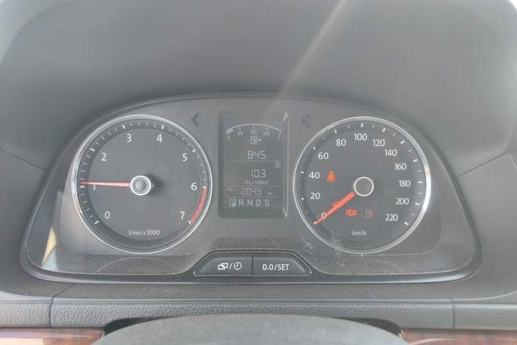 Used Volkswagen Lavida 2013 1.6L Automatic Comfort Edition Instrument Cluster