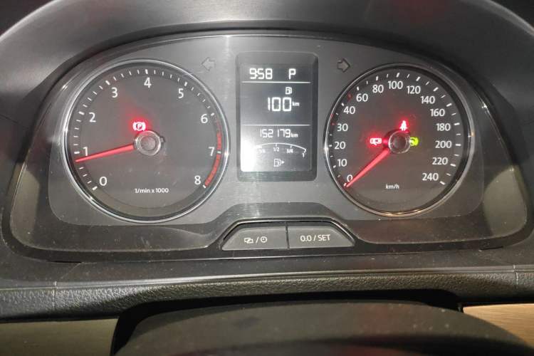 Used Volkswagen Lavida 2013 Restyled Classic 1.6L Automatic Comfort Edition Instrument Cluster