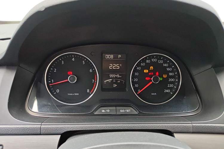 Used Volkswagen Lavida 2013 Revised Version 1.4 TSI DSG Comfort Edition Instrument Cluster