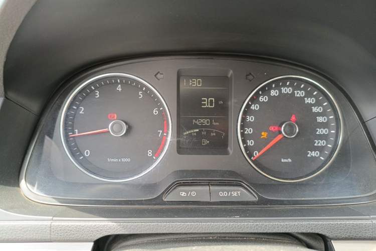 Used Volkswagen Lavida 2013 Restyled Classic 1.6L Manual Comfort Edition Instrument Cluster