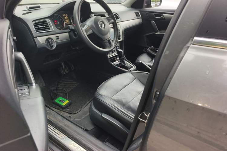 Used Volkswagen Lavida 2013 Revised Version 1.4 TSI DSG Comfort Edition Interior 3