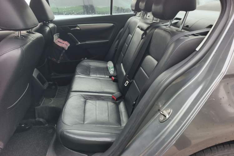 Used Volkswagen Lavida 2013 Revised Version 1.4 TSI DSG Comfort Edition Interior 4