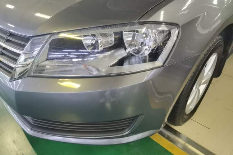 Used Volkswagen Lavida 2013 Revised Classic 1.6L Automatic Fashion Edition Left Front Headlight