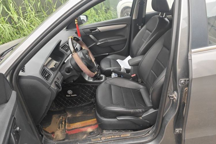 Used Volkswagen Lavida 2013 1.6L Manual Comfort Edition Left Front Seat