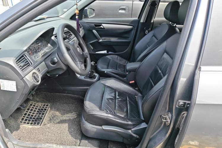 Used Volkswagen Lavida 2013 1.6L Manual Comfort Edition Left Front Seat