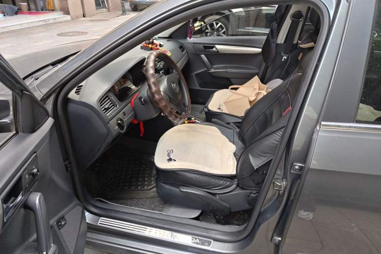 Used Volkswagen Lavida 2013 1.4TSI DSG Comfort Edition Left Front Seat