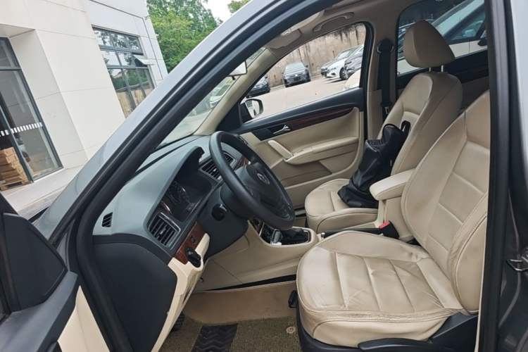 Used Volkswagen Lavida 2013 1.4TSI DSG Comfort Edition Left Front Seat