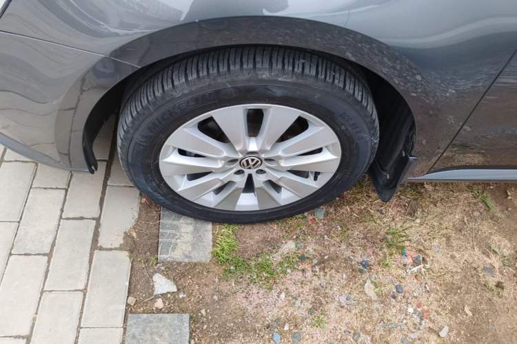 Used Volkswagen Lavida 2013 Restyled Classic 1.6L Automatic Comfort Edition Left Front Wheel Hub